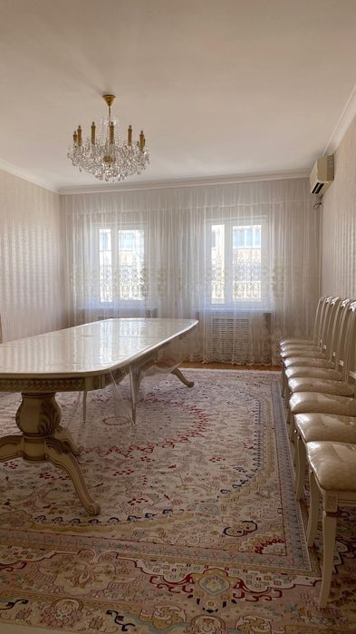Продается стол из массива дерева