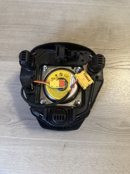 Airbag Tesla Еърбег Тесла въздушна възглавница