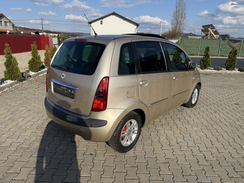 LANCIA MUSA AUTOMATA 1.3 DIESEL DOTATA ABSOLUT FULL  partial piele panorama senzori pilot jante fara rugina arata si merge impecabil recent adus in RO