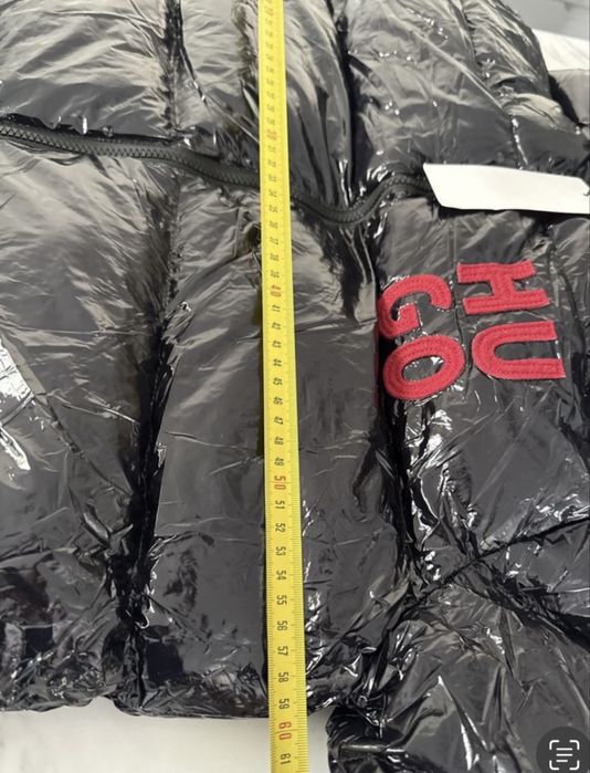 Geaca hugo boss noua cu eticheta