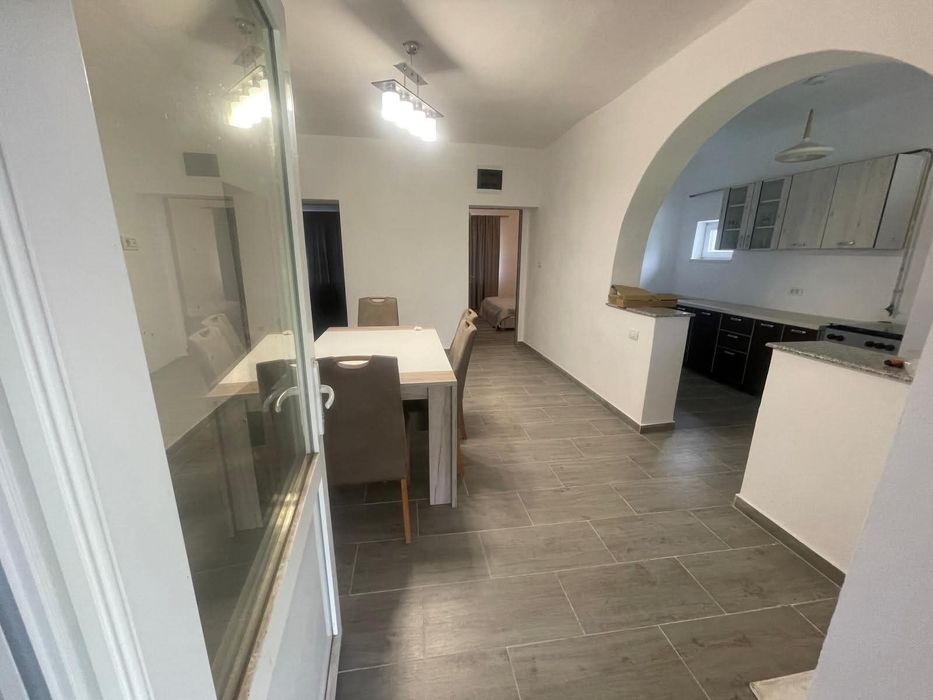 Casa mare la 25 km de Arad