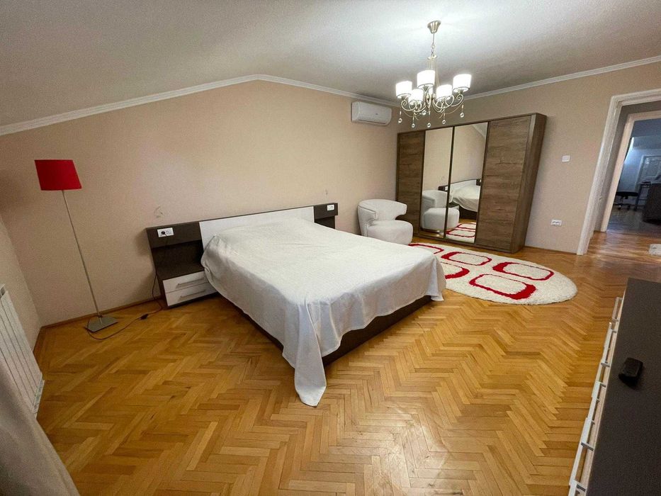 Inchiriez apartament cu 3 camere, direct proprietar, spatios, zona Luica