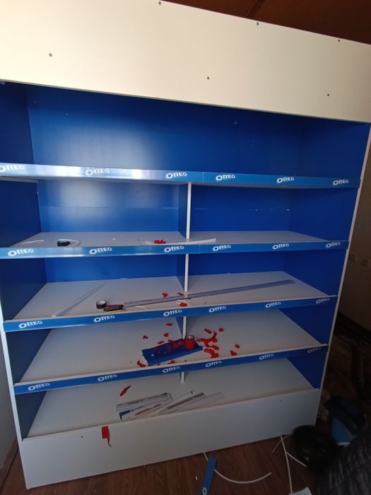 Продам два шкафа для магазина