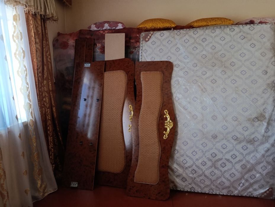 Spalniy mebel yaxshi holatda narxini kelishamiz