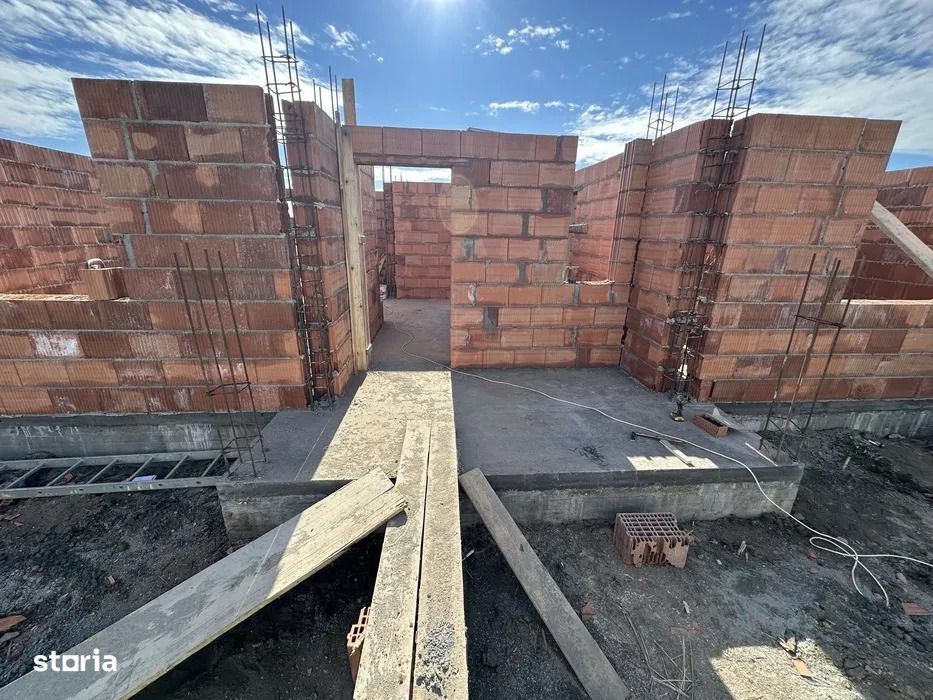 Casa individuala 4 camere - Obad - toate utilitatile