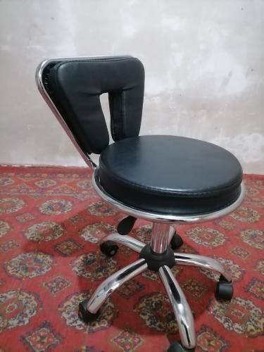 Маникурны стол и стул