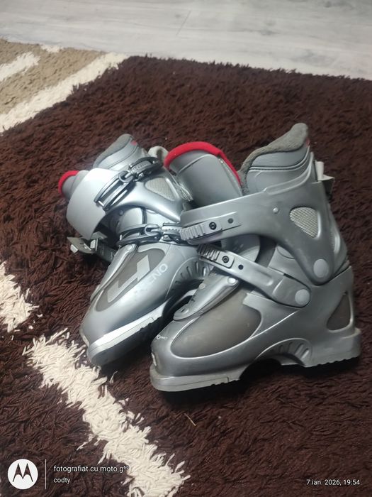 Clăpari mărimea 40