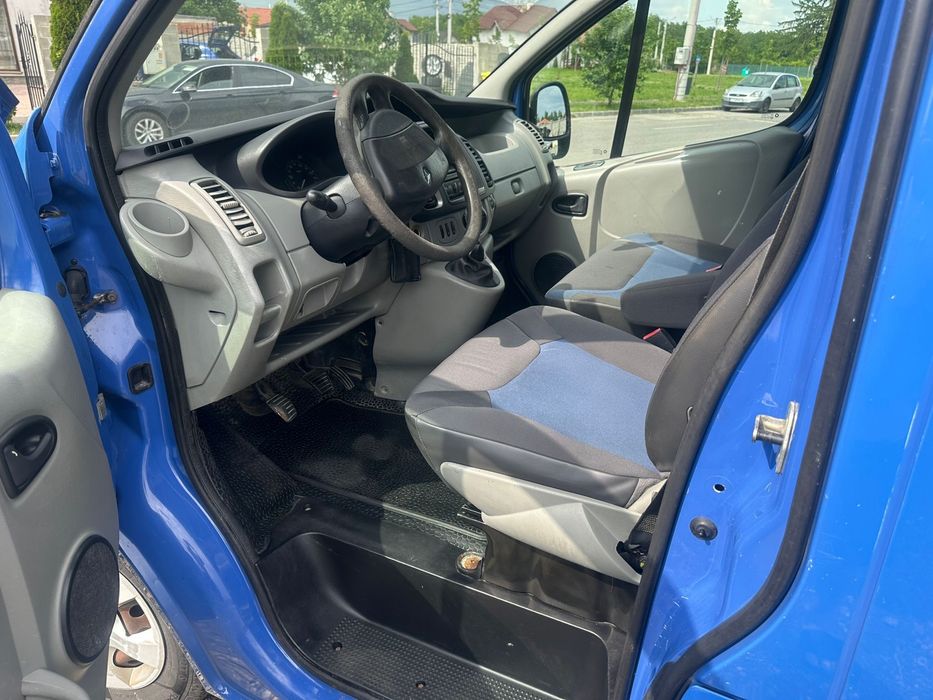 Renault Trafic 6 locuri Maxi