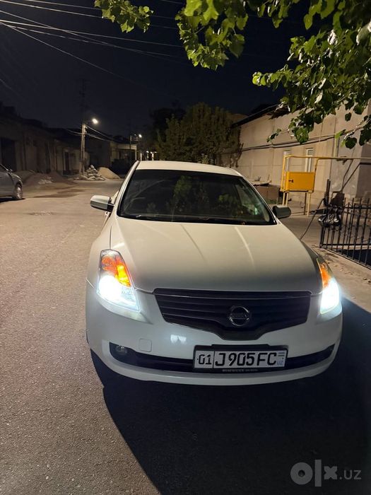 Nissan Altima sotiladi
