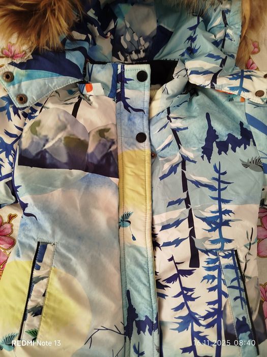 Продам куртку для девочки