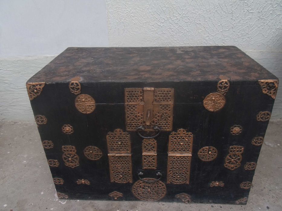 Старинный сундук/столик