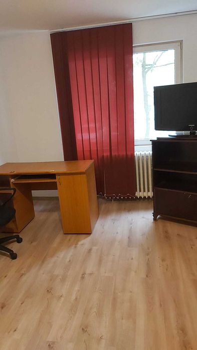 Garsoniera de închiriat în Sect 4