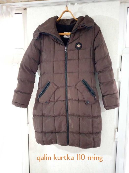 Kurtka qalin, qora ko'ylak tekinga