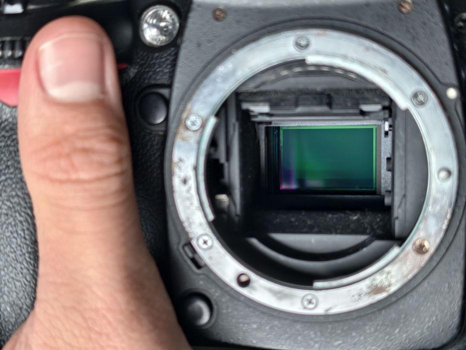 Nikon D90,citiți anunțul!