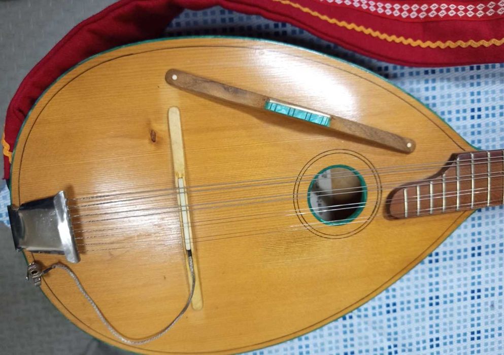 Продавам Майсторска Тамбура