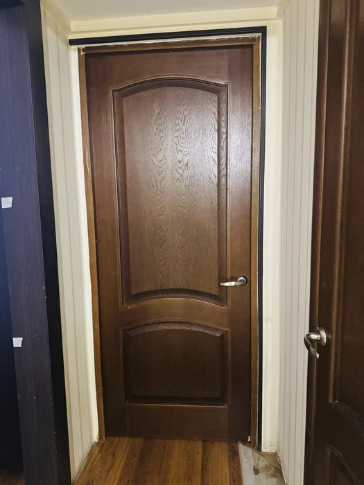 Двери межкомнатные массив продам