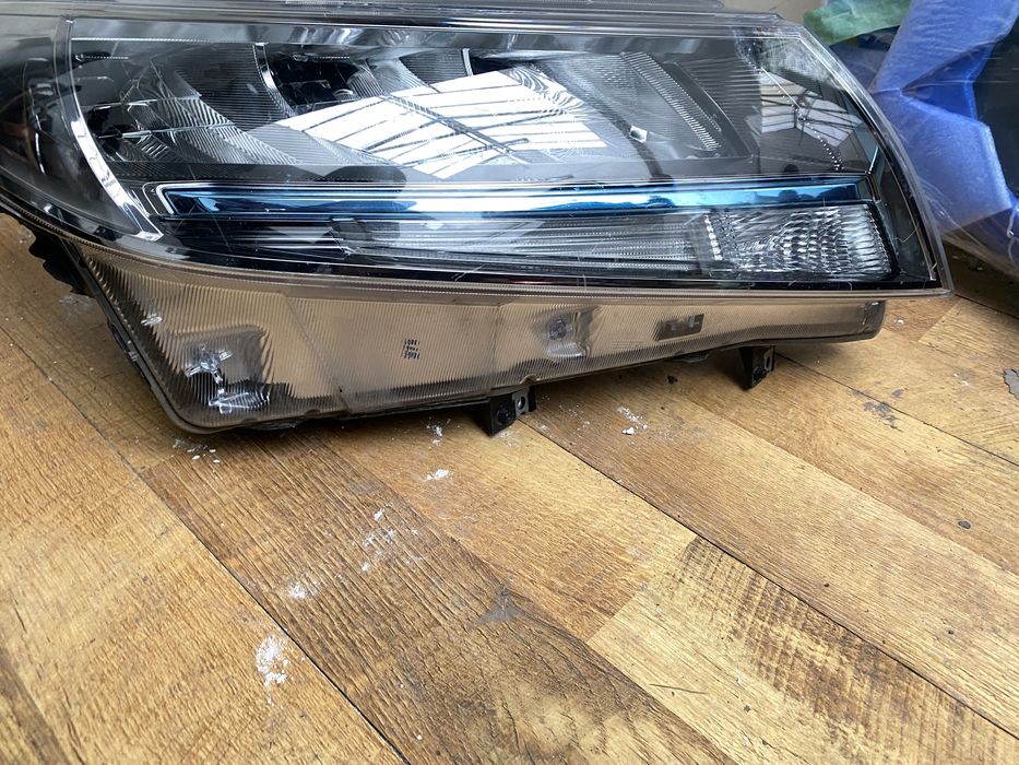 Far Suzuki Vitara facelift 2022 - 2024 faruri stanga dreapta led