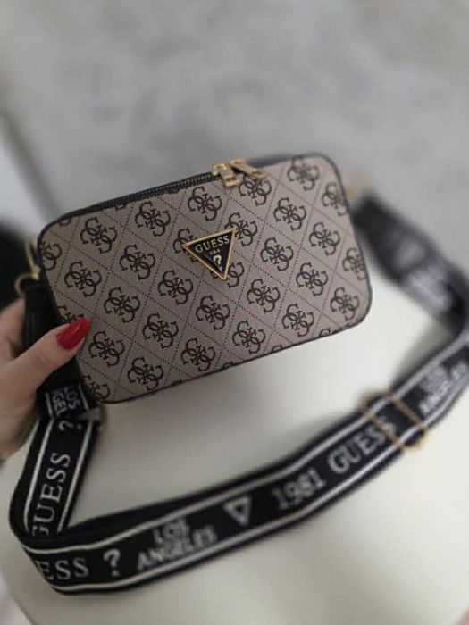 Vând Genti de firmă