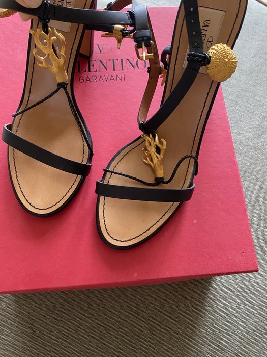 Сандали Valentino