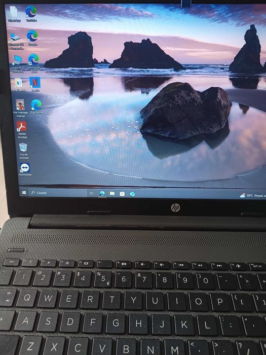 Laptop HP 250 G7 cu procesor Intel Core i3
