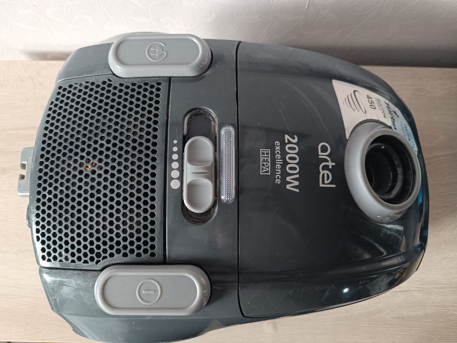 Отдам два пылесоса, оба рабочие!