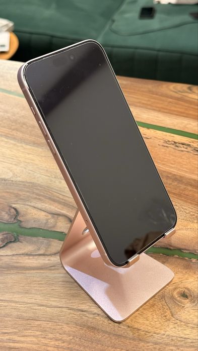 iPhone 15 Plus 256GB Pink - Stare Excelentă - Liber de Rețea