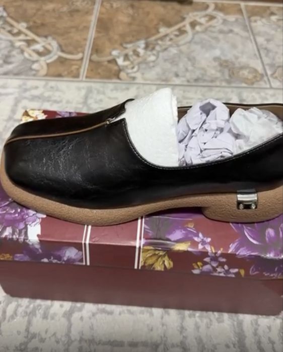 Лоферы черного цвета