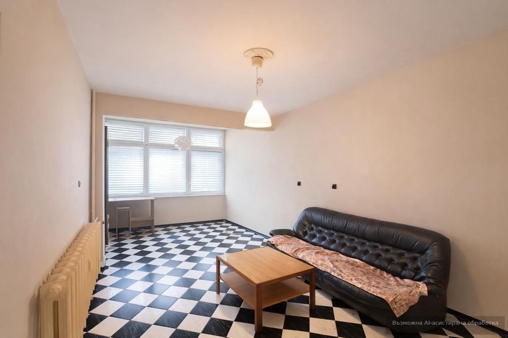 Тристаен апартамент в ж.к. Младост 3.