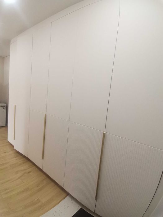 Продам большой шкаф