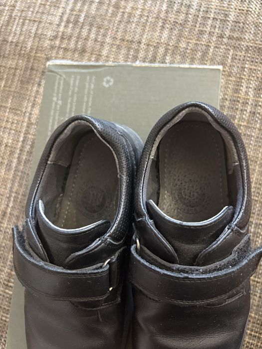 Продам туфли для школы