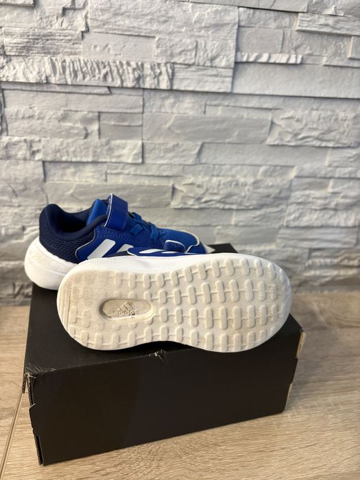 Adidasi Adidas marimea 23
