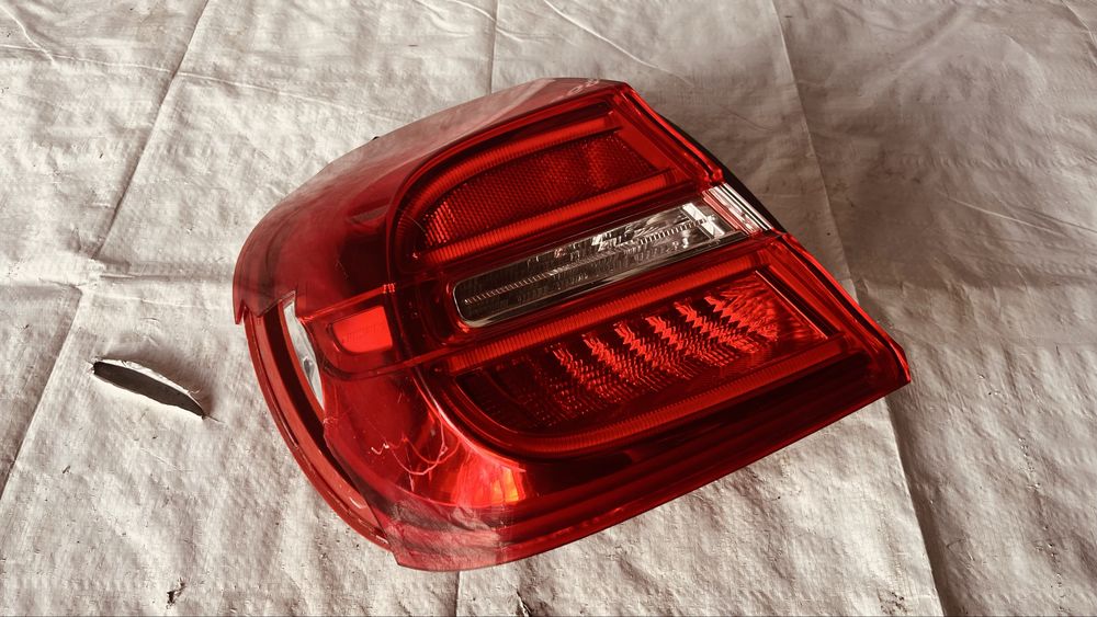 Ляв стоп Mercedes GLA X156 (2014-2017)