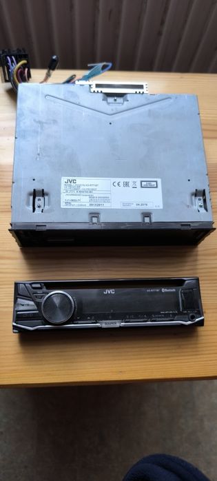 JVC Радио за кола/CD рисийвър с флашка