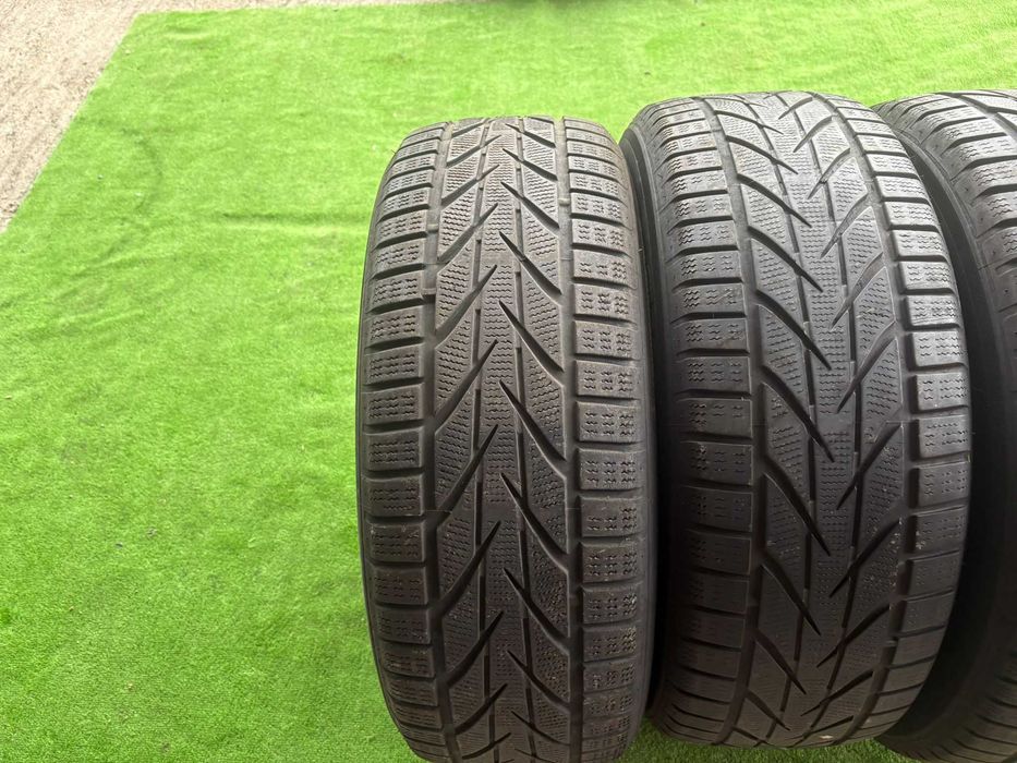 Anvelope Iarna Toyo 225/60/17