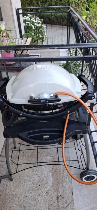 Продавам газово барбекю WEBER