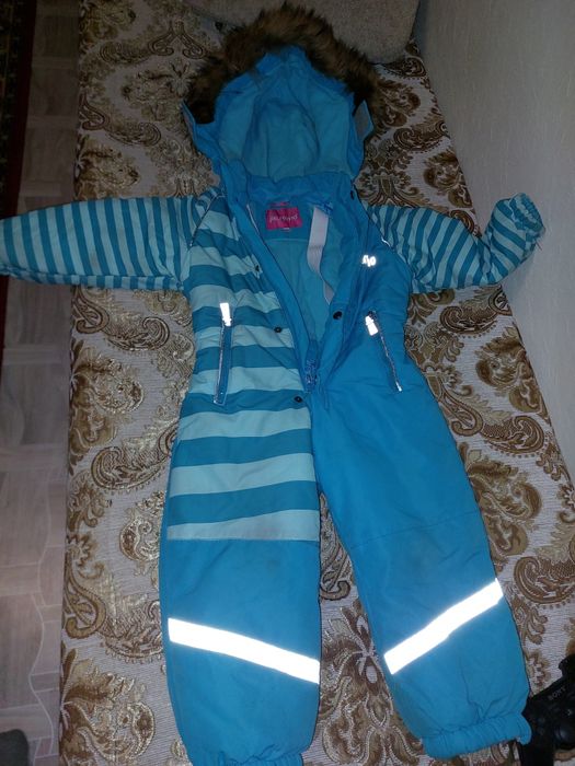 Продам детский зимний комбинезон