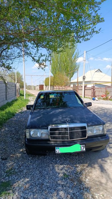 Мерседес 190 Е200