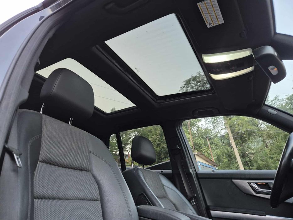 Mercedes GLK320CDI 224кс панорама черен таван ксенон автоматик НА ЧАСТ