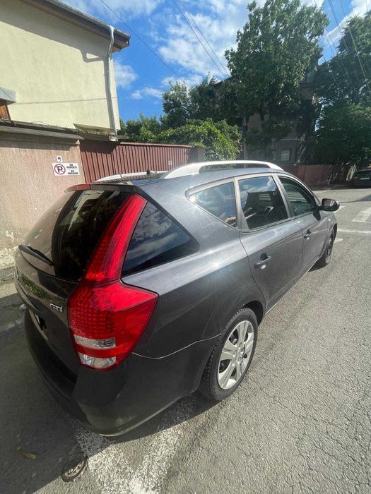 Autoturism Kia Ceed 2010