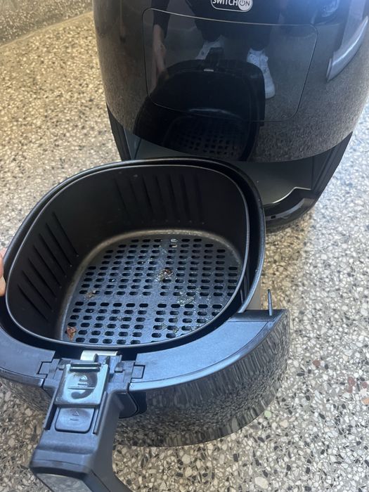 Airfryer фритюрник с горещ въздух