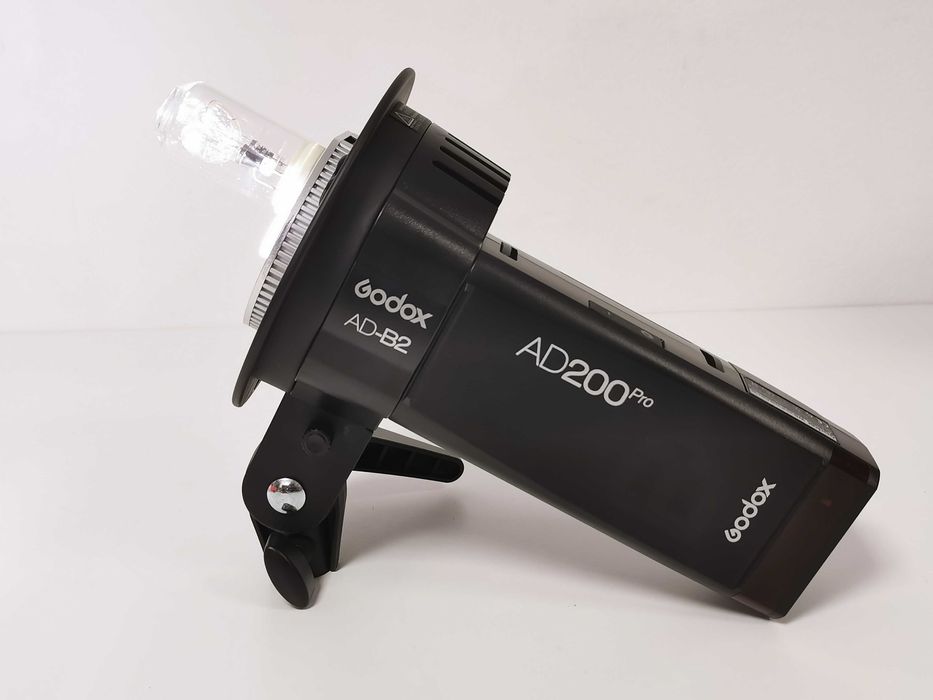 Адаптер Godox AD-B2 за монтаж на две светкавици Godox AD200 Pro