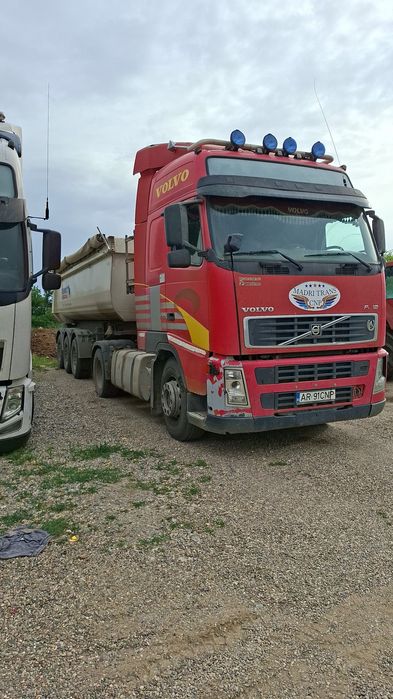 Cap tractor volvo