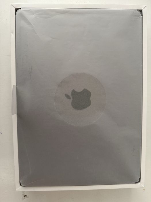 Macbook Air M2/8/256/full box