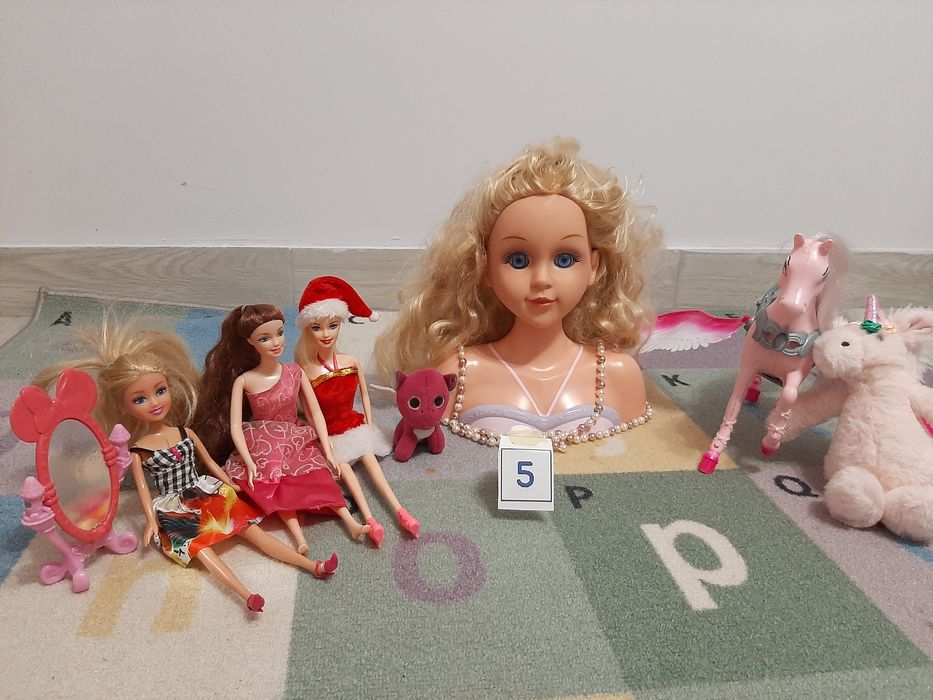 Jucarii (plusuri,păpuși ect.)