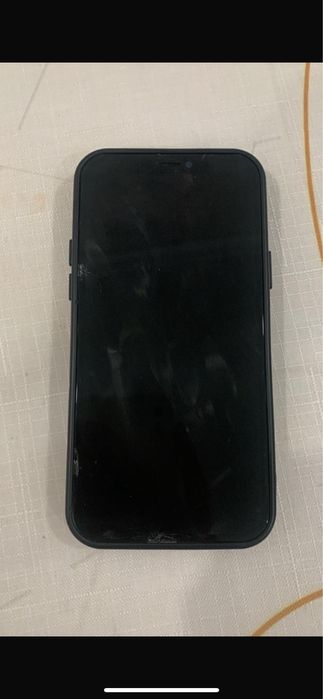 Обменяю айфон 12