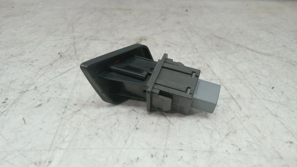 Buton avarii 84332-0d020 Toyota Avensis 2 T25 (2002 - 2006)