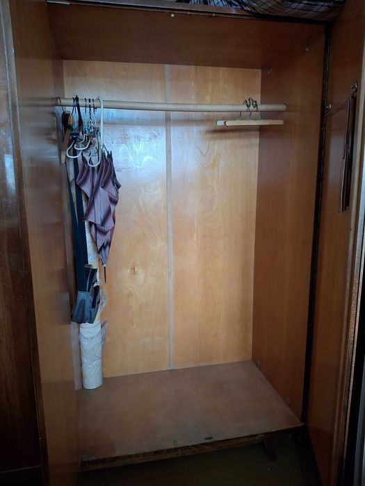 Продам шифоньер для спальни