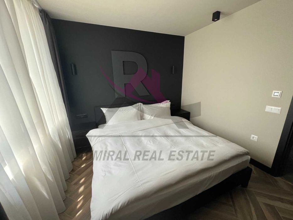 Дава се под наем Тристаен апартамент в Варна, Център - 200 кв.м за 3000 € - Снимка #3