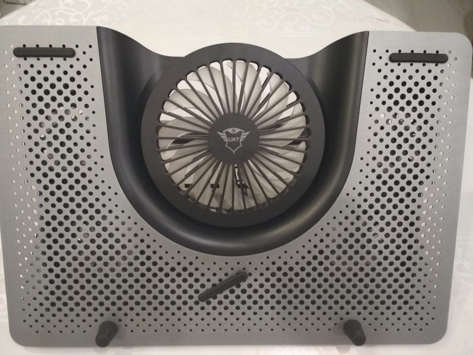 Продам подставку - вентилятор под ноутбук