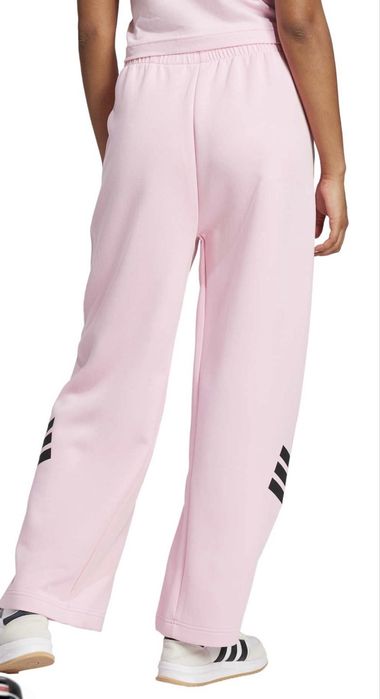 Дамски анцуг Adidas